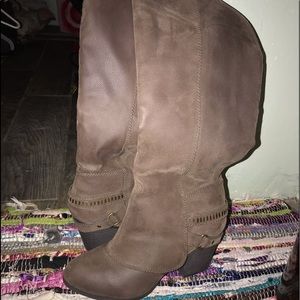 Brown BOOTS